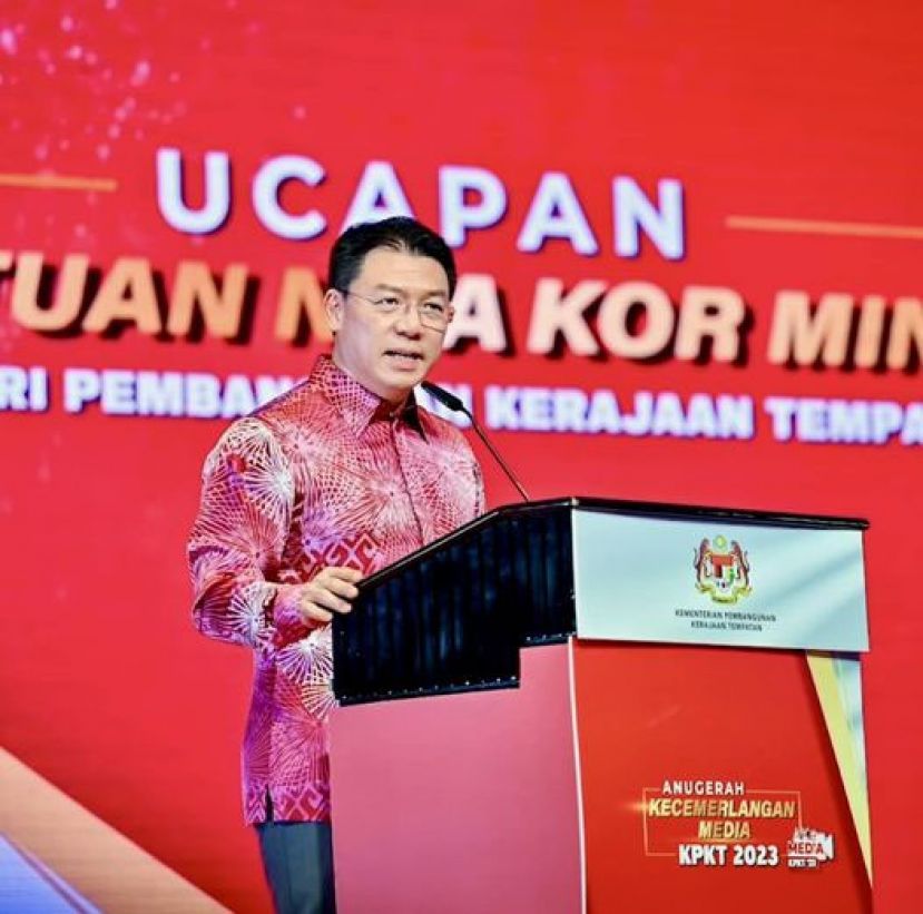 倪可敏批评伊党领袖双重标准