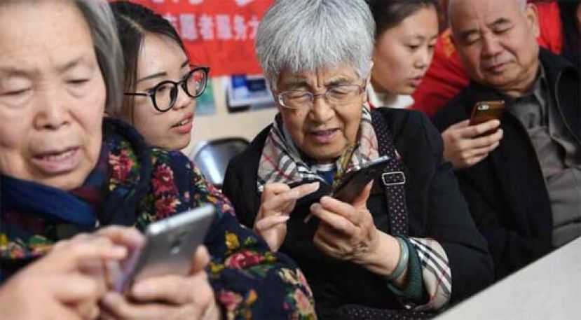 中国2G/3G手机将退网，千万老人转换使用成难题。