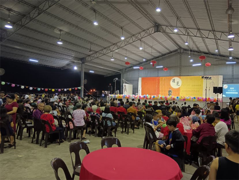 17哩卫理公会新生堂"中秋园游会"反应热烈，全场约有600人参与。