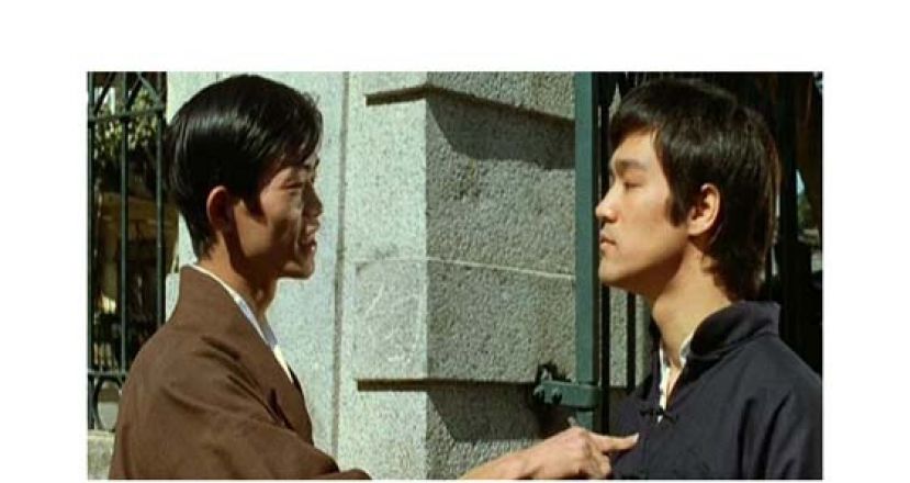 元华和李小龙初次见面是在1972年拍摄电影《精武门》。