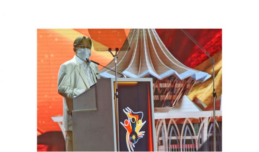 砂首长拿督巴丁宜阿邦佐哈里在722砂拉越日庆典上致词。