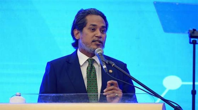 卫生部长凯里。