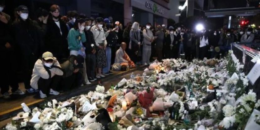 韩国梨泰院踩踏惨案，警察局前局长被判监3年。