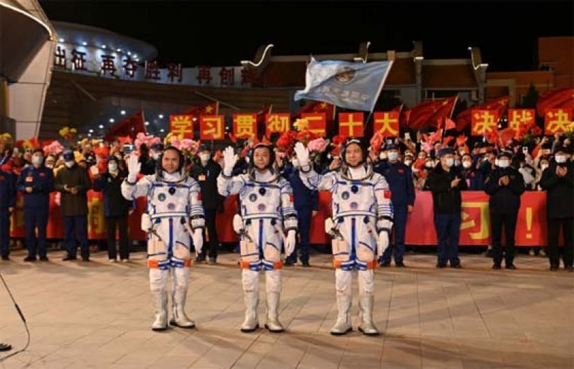 神舟十五号发射升空，中国太空站六人会师。