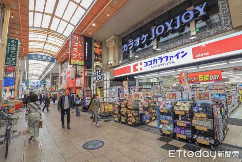 ●日本最快2025年开放几乎所有药品在网路上贩售。图为日本药妆店。