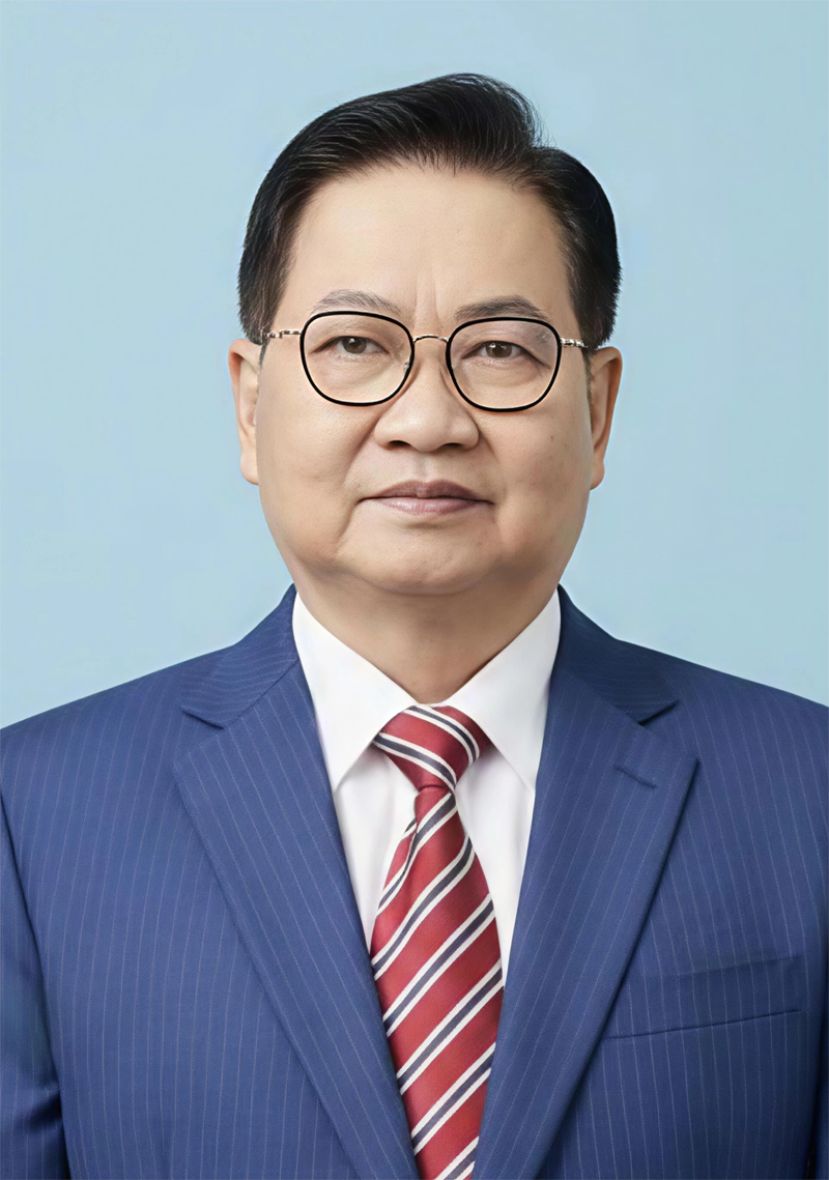 斯木省华总会长兼成邦江中华总商会会长拿督吴标生博士。