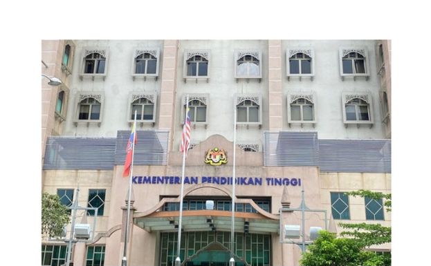 大专生100令吉书券　第二阶段10月30日起发放