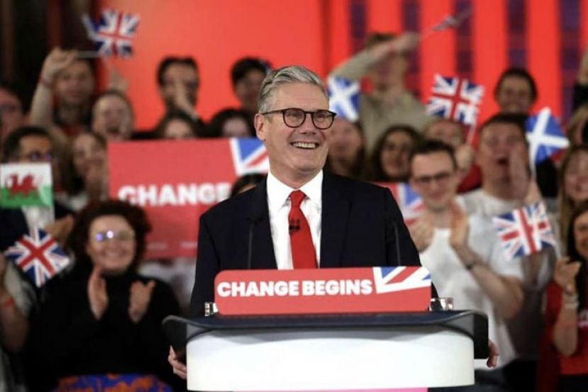 英国新任首相斯塔默。