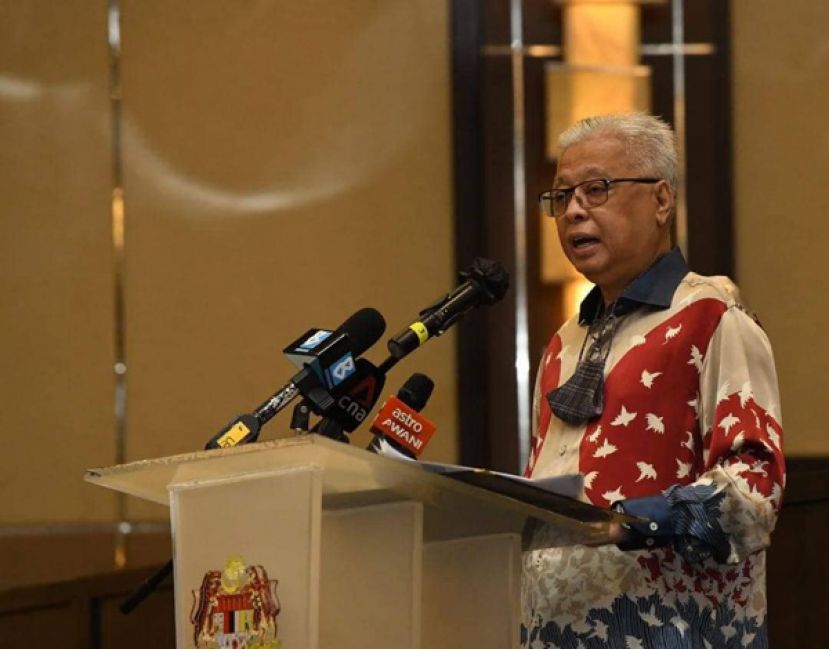 高级政务部长（国防部）拿督斯里依斯迈沙比里。