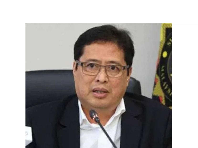丹斯里阿占巴基。