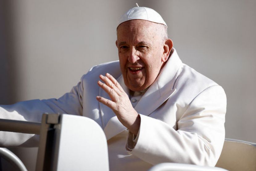 教宗方济各说，乌克兰应该举白旗接受谈判，遭乌国外长反驳乌方永远不会投降，只会举起黄蓝色国旗。