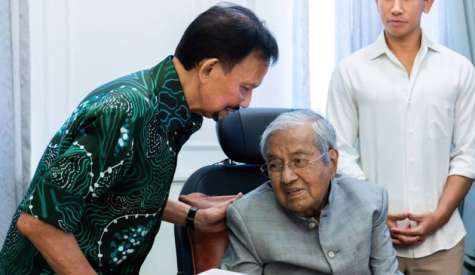 汶莱苏丹赴国家心脏中心探望前首相敦马哈迪