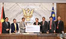 砂政府再拨 1,000 万助独中 十三年来累计 1.02 亿促联邦公平对待各源流教育