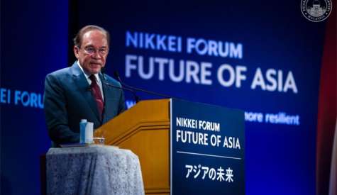 安华认为主权国家在捍卫自由贸易及反对惩罚性关税或歧视性政策时 不应该畏首畏尾