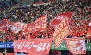 人这一辈子，一定要看一场 “东北超” ！