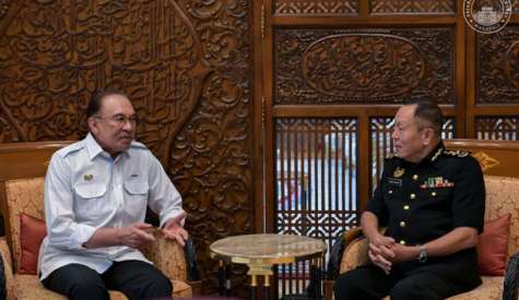 首相：续赋权反贪会　毫不妥协铲除贪腐